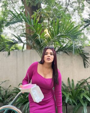 Sumaiya Shaikh Instagram - My Brithday Is still not over!🙈💝 

#sumaiyashaikhofficial #fashionmodelindia2021 #goa #india #fashion #fashionmodelindia #cake #birthday #birthdaygirl #birthdaycake #lifestyle #goanmodels #influencer #instagood #trending #goan #yolo #ting 

Location:- @casa_del_amor_goa 
Picture credit:- @_sus_hiiii_