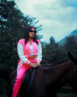 Sumaiya Shaikh Instagram - Barbie, in her fairyland!💓🦸🏻‍♀️

Shot by :- @_______krsna_______ 🦾 @ganesh_gawas416 

Location:- @dsstudgoa @the_art_of_horsemanship 

@fashionmodel.india 

#sumaiyashaikhofficial #missgoainternational #mtvfame #goagirl #horseshoot #model #india #influencer #influencers #indiapictures #goan #goa #influencersgoa #fashion #lifestyle #shoot #shooting #yolo #ting #fashionmodelindia