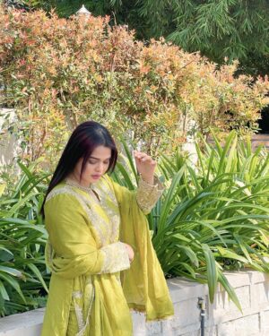 Sumaiya Shaikh Instagram - “In a world full of trends, I remain timeless in ethnic wear. #GraceInTradition❤️

Wearing:- @ainalsonlinestore 

#sumaiyashaikhofficial #goagirl #mtvgirl #india #fashionmodelindia #fashionstyle #fashioninspo #traditional #ethnicwear #goan #emcee #anchor #influencer #fashionstyle #fashioninspo #goa #yolo #ting