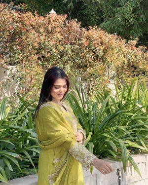 Sumaiya Shaikh Instagram - “In a world full of trends, I remain timeless in ethnic wear. #GraceInTradition❤️

Wearing:- @ainalsonlinestore 

#sumaiyashaikhofficial #goagirl #mtvgirl #india #fashionmodelindia #fashionstyle #fashioninspo #traditional #ethnicwear #goan #emcee #anchor #influencer #fashionstyle #fashioninspo #goa #yolo #ting