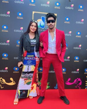Sumaiya Shaikh Instagram - Superman 🦸🏻 And Superwoman🦸🏻‍♀️ Together for the 55th @iffigoa Closing ceremony! 

Sumaiya shaikh wearing :- @savana 
styled by :- @rifsthebrand 
Naeem Syed wearing:- @naeemsyedswardrobe 

#sumaiyashaikhofficial #naeemsyedofficial #india #goa #model #fashionmodelindia #influencer #fashion #fashionable #fashiongram #bollywood #bollywoodactress #superstar #fashionable #india #goan #yolo #colors #ting #iffi #iffigoa #esg #entertainment #yolo