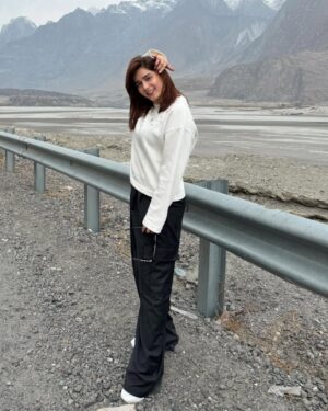 Sumaiyya Bukhsh Instagram - ~Height and sightttt🏔️❤️