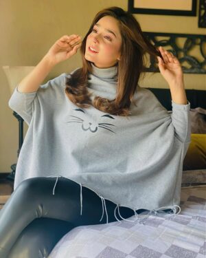 Sumaiyya Bukhsh Instagram - -
Wearing @lootlo_online