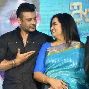 Sumalatha Instagram - ಪ್ರೀತಿಯ ಚಾಲೆಂಜಿಂಗ್ ಸ್ಟಾರ್ ದರ್ಶನ್‌ಗೆ ಜನ್ಮದಿನದ ಹಾರ್ದಿಕ ಶುಭಾಶಯಗಳು. 

ಸಾಧನೆಯ ಶಿಖರವೇರುತ್ತಿರುವಾಗ ಸಾಗರದಷ್ಟು ಸವಾಲು ಎದುರಾದರೂ ಮೆಟ್ಟಿ ನಿಲ್ಲುವ ಶಕ್ತಿ ನಿನ್ನಲ್ಲಿದೆ. ಸದಾ ಸಂತೋಷ ಹಾಗೂ ಯಶಸ್ಸಿನ ಜೀವನ ನಿನ್ನದಾಗಲಿ ಎಂದು ಶುಭ ಹಾರೈಸುವೆ...
Wishing you a great  year ahead , of growth, joy, good health and achieving fantastic success in your ventures! Love and best wishes on your special day!"

@dasadarshan