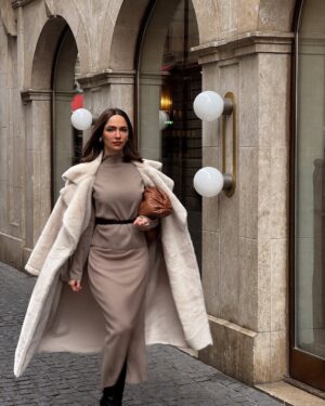 Sumaya Rida Instagram - It’s not Switzerland, it’s not the winter, it’s not the nature.. it’s all you 🖤