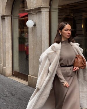Sumaya Rida Instagram - It’s not Switzerland, it’s not the winter, it’s not the nature.. it’s all you 🖤