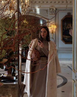 Sumaya Rida Instagram - It’s not Switzerland, it’s not the winter, it’s not the nature.. it’s all you 🖤