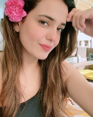 Sumbul Iqbal Instagram - Running to my endless summer, Beach vibes 🏖️ 🐚🏝️

#sumbuliqbal #lemeridienhotels #phuket