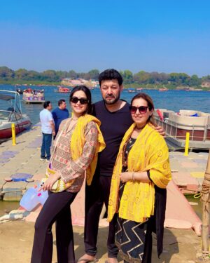 Sunakshi Grove Instagram - As my dear dadi wisely says, “Kumbh ka snaan aise hi nahi milta.” 

Through delays and doubts, I arrived—and found peace in the chaos. Taking a dip in the holy waters, I closed my eyes and offered my gratitude—not just for this moment, but for the unseen blessings that led me here.🕉️