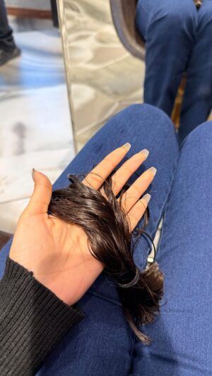 Sunakshi Grove Instagram - Uyi amma 💇‍♀️!!!! (Quite literally)