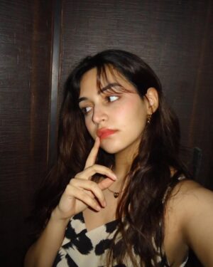 Sunakshi Grove Instagram - Imagine hating on me and Im just like..