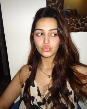 Sunakshi Grove Instagram - Imagine hating on me and Im just like..