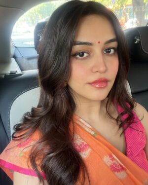 Sunakshi Grove Instagram - Which hair colour suits me the most? 👩🏻‍🦱