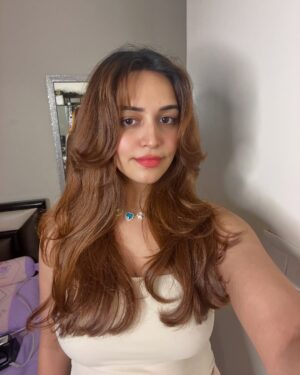 Sunakshi Grove Instagram - Which hair colour suits me the most? 👩🏻‍🦱