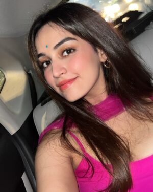 Sunakshi Grove Instagram - Which hair colour suits me the most? 👩🏻‍🦱