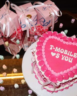 Sunday Kalogeras Instagram - Happy Galentines day🩷 We love you more @tmobile