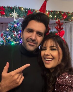 Sunita Marshall Instagram - This Christmas,may love,joy and peace surround you and last throughout the year 🎄