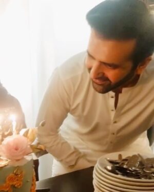 Sunita Marshall Instagram - One of the best surprise thrown in by my darling @hassan.ahmedofficial on my birthday with my loved ones ( you pulled it off hubby Yayyyy 🥳 ). Special thanks to @sadi_yahya who flew in from Peshawar ( the cake was beautiful and yummy 😋 ). @sarinomz you kept the surprise till the end and asking me to wear something nice ( dumb me still couldn’t understand😂). @benitadavid.official I miss our old times cousin. @sana.fahd tum na hoti tu kiya hota ❤️. @kulsoom.habib @sabeeh_o @sabajeez  I love you guys yaar  @aisha.mahboob I’m so glad to came. Amna Ali sab ki dost , dostoon ki dost 🤗 @uroojallawala thank you for helping Hasan with the plan 🥰 @fatima.a.yazdani @ayeshauquaily @lalarukh_abbas you beauties you all made my day. @anamshaikhdesigns can’t wait to hold your baby in my arms. @timma.khan you have officially become my designer @nadia_ishtiaq my travel partner where are we going next? . @saudqasmi @mtahseenkhan @salinasipraofficial @fazalhussainofficial @syedatuba we are #babybaji family and may we always be like that  @javeria_saud_official I know you are in Aitikaf but really missed you alot and all those who couldn’t make it. Once again thank you all from the bottom of my heart. 
  HAPPY BIRTHDAY TO ME 
It’s tomorrow actually 😀