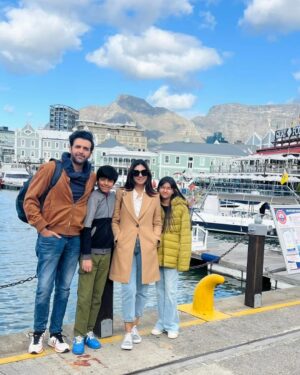 Sunita Marshall Instagram - Beautiful Cape Town ❤️
#maidenscove 
#bouldersbeachpenguins 
#twooceansaquarium 
#southafrica 
#capetown 

@hassan.ahmedofficial