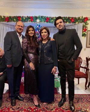 Sunita Marshall Instagram - This Christmas,may love,joy and peace surround you and last throughout the year 🎄