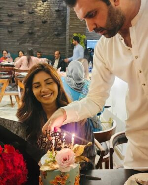 Sunita Marshall Instagram - One of the best surprise thrown in by my darling @hassan.ahmedofficial on my birthday with my loved ones ( you pulled it off hubby Yayyyy 🥳 ). Special thanks to @sadi_yahya who flew in from Peshawar ( the cake was beautiful and yummy 😋 ). @sarinomz you kept the surprise till the end and asking me to wear something nice ( dumb me still couldn’t understand😂). @benitadavid.official I miss our old times cousin. @sana.fahd tum na hoti tu kiya hota ❤️. @kulsoom.habib @sabeeh_o @sabajeez  I love you guys yaar  @aisha.mahboob I’m so glad to came. Amna Ali sab ki dost , dostoon ki dost 🤗 @uroojallawala thank you for helping Hasan with the plan 🥰 @fatima.a.yazdani @ayeshauquaily @lalarukh_abbas you beauties you all made my day. @anamshaikhdesigns can’t wait to hold your baby in my arms. @timma.khan you have officially become my designer @nadia_ishtiaq my travel partner where are we going next? . @saudqasmi @mtahseenkhan @salinasipraofficial @fazalhussainofficial @syedatuba we are #babybaji family and may we always be like that  @javeria_saud_official I know you are in Aitikaf but really missed you alot and all those who couldn’t make it. Once again thank you all from the bottom of my heart. 
  HAPPY BIRTHDAY TO ME 
It’s tomorrow actually 😀