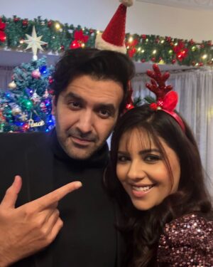Sunita Marshall Instagram - This Christmas,may love,joy and peace surround you and last throughout the year 🎄