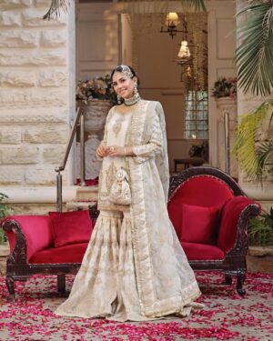 Sunita Marshall Instagram - Embark on a journey of elegance with @Naqshiclothingstore_ Rawayat’s Bridal Collection ‘24! Where grace meets glamour, turning every bride into a radiant masterpiece. Get set to captivate hearts! ✨ #NaqshiBridal
📸 @yasser.sadiq_