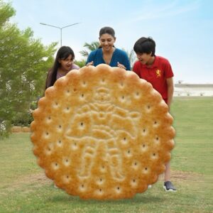 Sunita Marshall Instagram - Prince Jumbo se milay ab jumbo adventure! 🥳🥳
#PrinceJumboAdventures #JumboFun #adventures @princebiscuits