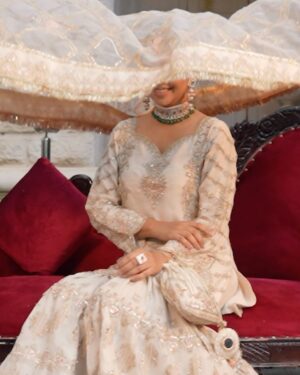 Sunita Marshall Instagram - Embark on a journey of elegance with @Naqshiclothingstore_ Rawayat’s Bridal Collection ‘24! Where grace meets glamour, turning every bride into a radiant masterpiece. Get set to captivate hearts! ✨ #NaqshiBridal
📸 @yasser.sadiq_
