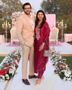 Sunita Marshall Instagram - Karachi wedding 

@hassan.ahmedofficial #family

👗 @tayyaba.ali_couturestudio