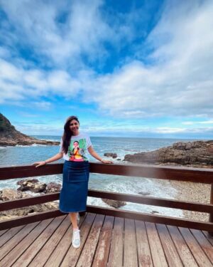 Sunita Marshall Instagram - The most amazing day today at Storm river suspension bridge #stormsriversuspensionbridge and Bloukrans bungy bridge #bloukransbungy 

@hassan.ahmedofficial