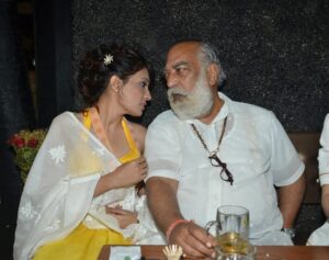 Surabhi Prabhu Instagram - 😓 RIP 🙏🏻 𝑶𝒎 𝒔𝒉𝒂𝒏𝒕𝒊 🙏🏻 Today, we lost a father figure, a guide, and a source of unwavering love and wisdom. 
𝙃𝙞𝙨 𝙈𝙖𝙟𝙚𝙨𝙩𝙮 𝙎𝙝𝙧𝙚𝙚𝙟𝙞𝙨𝙖 𝙃𝙪𝙠𝙪𝙢 𝘼𝙧𝙫𝙞𝙣𝙙 𝙎𝙞𝙣𝙜𝙝 𝙅𝙞 𝙈𝙚𝙬𝙖𝙧 , the custodian of the House of Mewar, the eternal guardian of our heritage and values, has left us. 🙏🏻😓 @arvindsinghmewar 

“𝙎𝙝𝙧𝙚𝙚𝙟𝙞𝙨𝙖 , 𝙄 𝙬𝙞𝙡𝙡 𝙘𝙝𝙚𝙧𝙞𝙨𝙝 𝙩𝙝𝙚 𝙢𝙚𝙢𝙤𝙧𝙞𝙚𝙨 𝙖𝙣𝙙 𝙞𝙣𝙫𝙖𝙡𝙪𝙖𝙗𝙡𝙚 𝙡𝙚𝙨𝙨𝙤𝙣𝙨 𝙮𝙤𝙪 𝙨𝙝𝙖𝙧𝙚𝙙 𝙬𝙞𝙩𝙝 𝙢𝙚 . 𝙔𝙤𝙪 𝙝𝙖𝙫𝙚 𝙖𝙡𝙬𝙖𝙮𝙨 𝙗𝙚𝙚𝙣 𝙖 𝙨𝙤𝙪𝙧𝙘𝙚 𝙤𝙛 𝙚𝙣𝙘𝙤𝙪𝙧𝙖𝙜𝙚𝙢𝙚𝙣𝙩 𝙜𝙪𝙞𝙙𝙞𝙣𝙜 𝙢𝙚 𝙬𝙞𝙩𝙝 𝙡𝙤𝙫𝙚 𝙖𝙣𝙙 𝙜𝙧𝙖𝙘𝙚 🙏🏻 𝙄 𝙛𝙤𝙣𝙙𝙡𝙮 𝙧𝙚𝙢𝙚𝙢𝙗𝙚𝙧 𝙬𝙝𝙚𝙣 𝙮𝙤𝙪 𝙞𝙣𝙩𝙧𝙤𝙙𝙪𝙘𝙚𝙙 𝙢𝙚 𝙩𝙤 𝙩𝙝𝙚 𝙥𝙧𝙚𝙨𝙨 𝙨𝙖𝙮𝙞𝙣𝙜 -“𝙄 𝙝𝙖𝙫𝙚 𝙠𝙣𝙤𝙬𝙣 𝙝𝙚𝙧 𝙛𝙤𝙧 250𝙮𝙚𝙖𝙧𝙨”. 𝙔𝙤𝙪𝙧 𝙬𝙤𝙧𝙙𝙨 𝙬𝙚𝙧𝙚 𝙖 𝙧𝙚𝙛𝙡𝙚𝙘𝙩𝙞𝙤𝙣 𝙤𝙛 𝙩𝙝𝙚 250𝙮𝙚𝙖𝙧𝙨 𝙡𝙤𝙣𝙜 𝙗𝙤𝙣𝙙 𝙗𝙚𝙩𝙬𝙚𝙚𝙣 𝙤𝙪𝙧 𝙛𝙖𝙢𝙞𝙡𝙞𝙚𝙨 𝙬𝙞𝙩𝙝 𝙢𝙮 𝙜𝙧𝙚𝙖𝙩 𝙜𝙧𝙖𝙣𝙙𝙛𝙖𝙩𝙝𝙚𝙧 𝙝𝙖𝙫𝙞𝙣𝙜 𝙨𝙚𝙧𝙫𝙚𝙙 𝙖𝙨 𝙩𝙝𝙚 “𝙈𝙖𝙨𝙩𝙚𝙧 𝙤𝙛 𝘾𝙚𝙧𝙚𝙢𝙤𝙣𝙮” 𝙞𝙣 𝙩𝙝𝙚 𝙨𝙩𝙖𝙩𝙚 𝙤𝙛 𝙈𝙚𝙬𝙖𝙧 .𝙔𝙤𝙪𝙧 𝙡𝙚𝙜𝙖𝙘𝙮 𝙬𝙞𝙡𝙡 𝙘𝙤𝙣𝙩𝙞𝙣𝙪𝙚 𝙩𝙤 𝙞𝙣𝙨𝙥𝙞𝙧𝙚 𝙢𝙚 𝙖𝙣𝙙 𝙖𝙡𝙡 𝙖𝙣𝙙 𝙬𝙝𝙤 𝙬𝙚𝙧𝙚 𝙛𝙤𝙧𝙩𝙪𝙣𝙖𝙩𝙚 𝙚𝙣𝙤𝙪𝙜𝙝 𝙩𝙤 𝙠𝙣𝙤𝙬 𝙮𝙤𝙪 . 𝘼 𝙥𝙧𝙤𝙛𝙤𝙪𝙣𝙙 𝙡𝙤𝙨𝙨 𝙛𝙤𝙧 𝙢𝙚 ,𝙛𝙤𝙧 𝙈𝙚𝙬𝙖𝙧 𝙖𝙣𝙙 𝙛𝙤𝙧 𝙖𝙡𝙡 𝙬𝙝𝙤 𝙬𝙚𝙧𝙚 𝙩𝙤𝙪𝙘𝙝𝙚𝙙 𝙗𝙮 𝙮𝙤𝙪𝙧 𝙠𝙞𝙣𝙙𝙣𝙚𝙨𝙨 𝙖𝙣𝙙 𝙬𝙞𝙨𝙙𝙤𝙢 . 𝙍𝙚𝙨𝙩 𝙞𝙣 𝙥𝙚𝙖𝙘𝙚 𝙎𝙝𝙧𝙚𝙚𝙟𝙞𝙨𝙖“ 🙏🏻

May his soul rest in eternal peace. 🙏🏻 A sad day for me, for Mewar, and for all who were blessed by his royal benevolence. 

@viralbhayani  thanks for these memories 🙏🏻

#RIP #ShriArvindSinghJiMewar #RoyalHeritage
#ForeverInOurHearts #shreejisahukum #hukumsa #udaipur #shrijisa #shrijisahukum #mewarestate #mewar #viralbhayani #arvindsinghmewar #rajasthan #rajasthani #mewari
