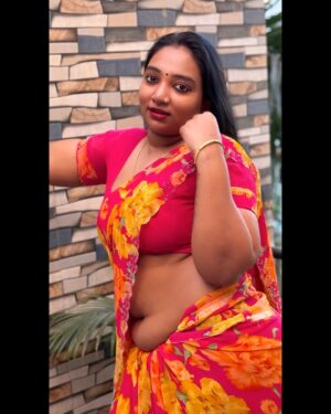Suriya Praba Instagram - ✨💋

#post #trending #suriyapraba #instagram