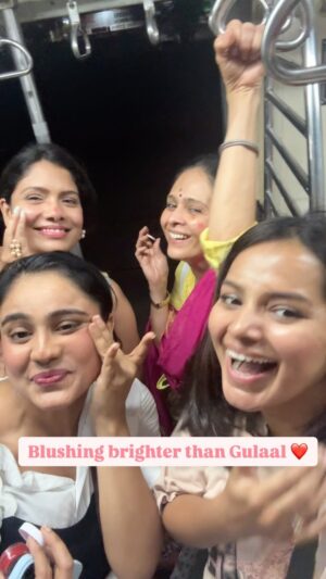 Suruchi Adarkar Instagram - होली है सखियाँ ❤️❤️
.
.
Missing one more Sakhi @theamrutaraorane ❤️
.
.
.
#holi2025 #blushingbrighter #suruchiadarkar #titeekshatawde #aishwaryanarkar #ektadangar #reelkarofeelkaro #fyp #reelsviral