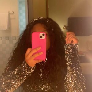 Susan Wokoma Instagram - Happy Valentine’s Day suckers! My present to you is me in this resplendent @richardquinn dress. You’re welcome! 💋 

On Wednesday I jumped in to host the @csacasting’s Artios Awards and if there’s one thing I’m gonna do at a celebration it’s DRESS THE F UP.
Congratulations to all the nominees and winners and for the whole CSA team (especially @tamsynmansoncasting @blunt.claudia and @cassandra_han_casting) for guiding me! Really moving night celebrating work in weird uncertain times.

And thank you to my girls @layoakin and @georginabeedle for being my fellow Charlie’s Angels according to pic 2 #hot 

See final slide for my styling ref 😉

📸: Anthony Harvey/Shutterstock

✨ 

#theartiosawards #casting #awards #host #richardquinn #aminamuaddi #matopeda #sohohouse #csa #valentinesday