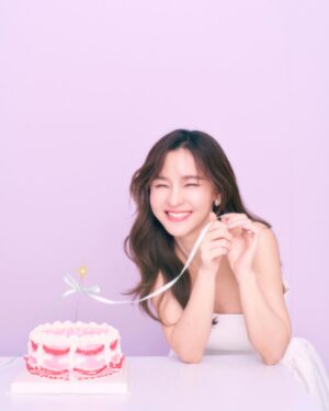 Sushar Manaying Instagram - Today is all about me and cakes.🎂🥰🎉