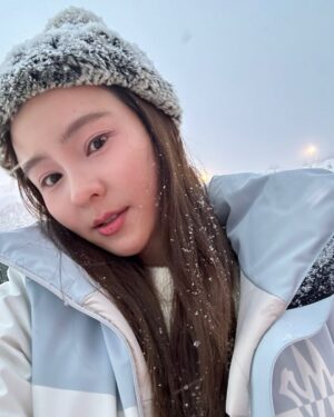 Sushar Manaying Instagram - Happy new year from Japan ka 🤍🌟✨🎅🏻