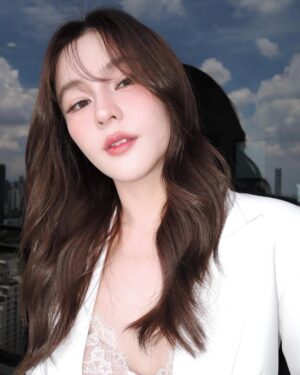 Sushar Manaying Instagram - Good things ahead. 🫶🏻🥰 @poem_official