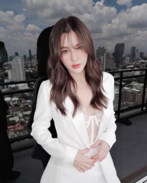 Sushar Manaying Instagram - Good things ahead. 🫶🏻🥰 @poem_official