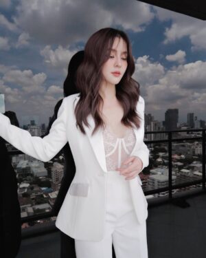 Sushar Manaying Instagram - Good things ahead. 🫶🏻🥰 @poem_official