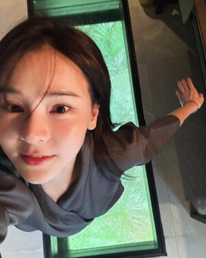 Sushar Manaying Instagram - Find a beautiful place inside the nature and refresh yourself over there. 🌳 
 🌳 โชคดีมากๆเลยวันนี้ได้มาเที่ยวบ้านต้นไม้ที่ @thannwellnessdestination ไม่ได้รู้สึกว่าตัวเองใกล้ธรรมชาติมากขนาดนี้มานานแล้ว คือสวยตรึงใจมากๆ ประทับใจกิจกรรมทุกอย่างที่นี่เลยค่า ทั้ง นวดสปา ทั้งออนเซน ขี่จักรยานน้ำ ไปดูฟาร์มผัก ฟาร์มไข่ไก่ออแกนิค อาหารอร่อยมากที่สุด ที่สำคัญรู้สึกถึงความใส่ใจของพนักงานทุกคนทุกตำแหน่งเลยค่ะ ชอบมากๆๆแบบบรรยายไม่หมดค่าาา กลับมาอีกแน่นอน 🥰 ขอบคุณพี่โอ๋ที่พามาท่องเที่ยวที่ๆแสนพิเศษแบบนี้นะค้า ออมมีความสุขมากๆเลยค่า 🫶🏻🙏🏻 
@Thannwellnessdestination  #Thannwellnessdestination #บ้านต้นไม้ #TreehouseThannAyutthaya
