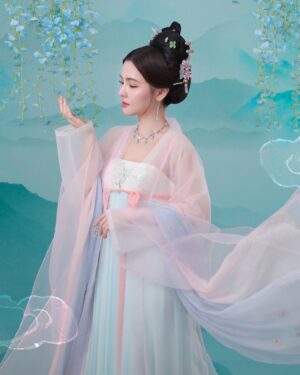 Sushar Manaying Instagram - 春节快乐, 新年快乐 身体健康🧧🐉🎊

📸 @poeticorientalstudio