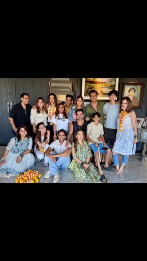 Sussanne Khan Instagram - Flower Holi Celebration with my beautiful tribe.. 🙌🏻🦋🌈🩷💚🩵💙🧡💛💜🤎🤍🩶🖤missed a few, but thoroughly grateful for everything this Universe has blessed me with.. ‘ The best work you do will be within the four walls of your home’ … this is the most important lessen I learnt from Life, take that extra time and care to make all the special people in your Life feel surrounded with love and relentless support, then magically your Life will bloom. #sussannekhan #Holi #bestfamilyever