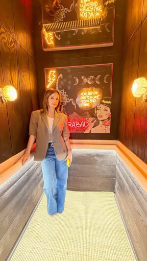 Sussanne Khan Instagram - Dreams to reality. So proud of you Sussanne ! ❤️
I remember 20 years ago this was a concept you kept dreaming about , today as you launch your SECOND Charcoal Project in Hyderabad I can’t help but applaud the little girl who dared to dream so many years ago. Your hard work shows , but what shows most is your exquisite and unique talent ! World class truly ! I was shocked to my bones at the Hyderabad charcoal store at the design, presentation and vision !! Huge congratulations to all the incredible partners who shared this vision ! More success to you all !! 👏👏👏👏
bajajkaranbajaj
@asthakb
@nafees.samani
@djrishabh
@suzkr 

Ps: the stores look more an art museum than a store. You guys could literally charge a ticket to enter for spiritual healing 😅