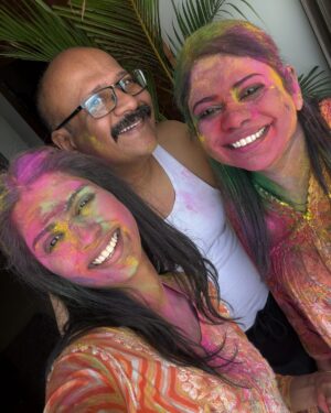 Swarda Thigale Instagram - Happy Holi Everyone 🥰