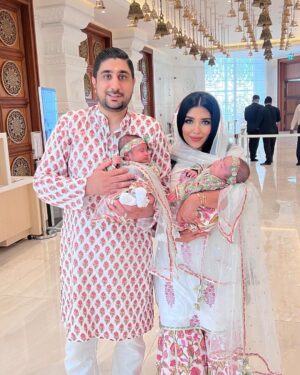 Swati Verma Instagram - From two to four, our blessings doubled at this sacred place 😇🙏🏻 Still in awe that we're a family of four now @vishy_nanda @thenandatwins 👨‍👩‍👧‍👦

Feeling incredibly blessed and grateful🙏

Our Outfits- @minime.organics