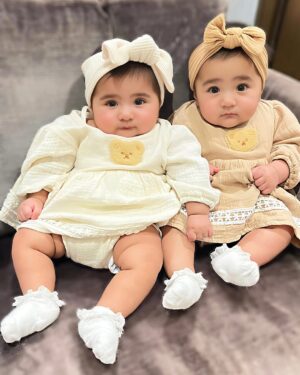 Swati Verma Instagram - Future influencers in the making! ✨ Which twin do you think will be the first to crawl; 𝗩𝗔𝗡𝗘𝗦𝗦𝗔 or 𝗩𝗔𝗟𝗘𝗡𝗧𝗜𝗡𝗔? Drop your guesses in the comments! 👇🏻👶🏻👶🏻👣 ⁣
⁣
Ootd- @beauxbambino
