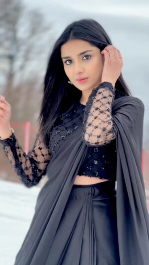 Syeda Tuba Anwar Instagram - کسی روز ۔۔۔

#tubaanwar