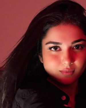 Syeda Tuba Anwar Instagram - Staring contest? 

#tubaanwar
