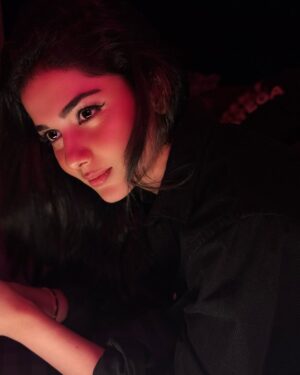 Syeda Tuba Anwar Instagram - Staring contest? 

#tubaanwar